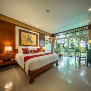 Deluxe Double Room with Balcony