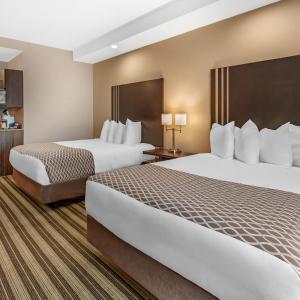 Queen Room with Two Queen Beds - Full Kitchen/Non-Smoking
