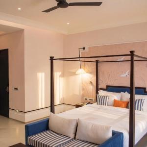 Premium Suite With Bathtub - 20% off on Lunch ,Happy Hours(12pm-6pm) 1+1 on mocktail or cocktail,Live Music (Thu to Sun, 8 pm onwards)