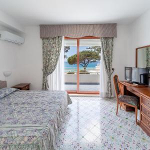 Superior Triple Room with Sea View