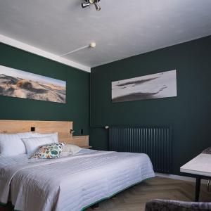 Comfort Room with Bath - Pets allowed