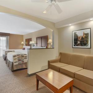 Queen Room with Two Queen Beds and Sofa Bed - Non-Smoking