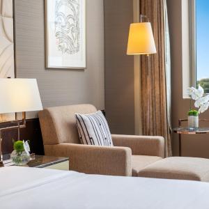 Grand View Superior King Room  With Mountain View