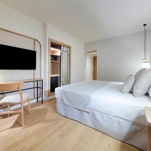 Double Room with Pool View