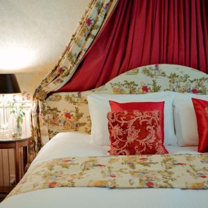 Junior Suite (East Building)