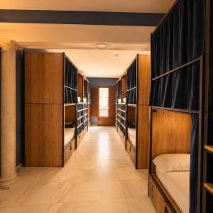 Bed in 10-Bed Mixed Dormitory Room