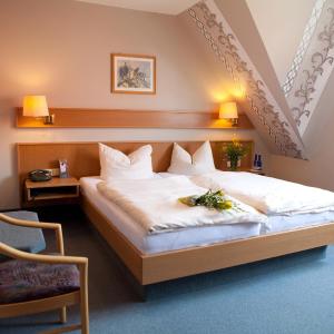 Double or Twin Room with Bathroom