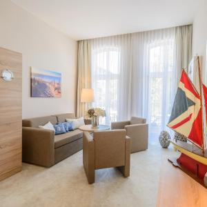 One-Bedroom Suite with Sofa Bed