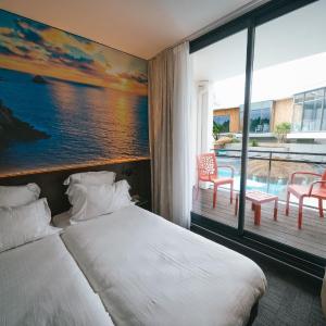 Twin Room Pool Side