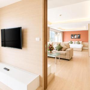 Two-Bedroom Suite