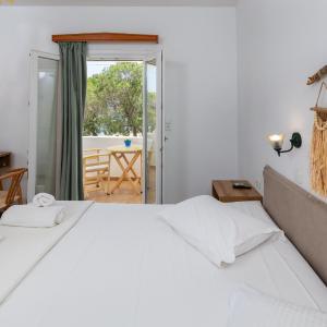 Double or Twin Room with Sea View
