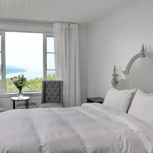 Queen Room with River View