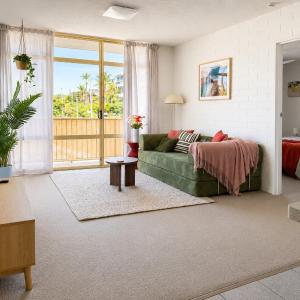 One-Bedroom Apartment with Sea View