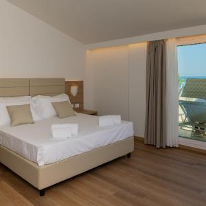 Queen Room with Sea View