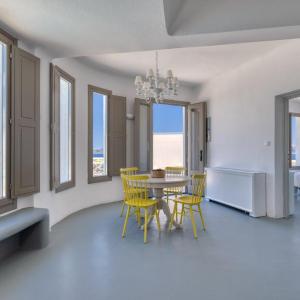 Ambassador Villa Two-Bedroom with Private Pool & Caldera View