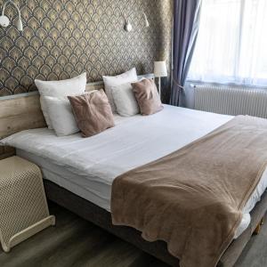 Double or Twin Room with Terrace