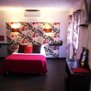 Quadruple Room with Private Bathroom