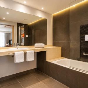 Two Connecting Double Rooms