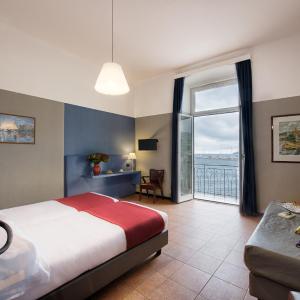 Triple Room with Sea View