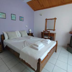 Double Room with Seating Area and Sea View