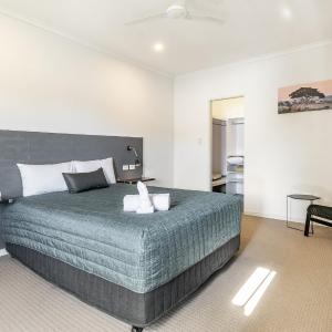 Executive Queen Suite (No Pets)