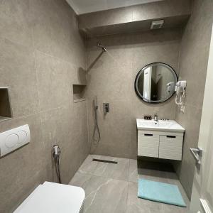 Deluxe One-Bedroom Apartment with City View