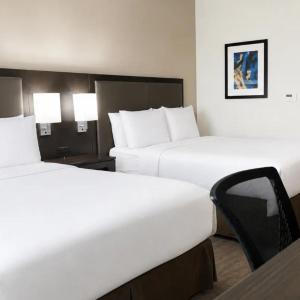 Standard Queen Room with Two Queen Beds - Communications and Mobility Accessible