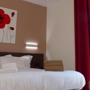 Double or Twin Room with Private Bathroom