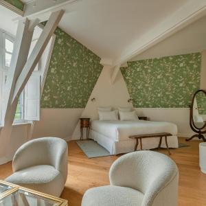 Family Room in the Chateau