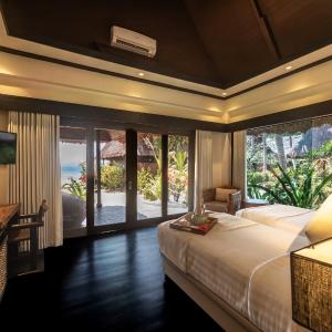 Beach View Villa with Free Roundtrip Lio Airport Transfers