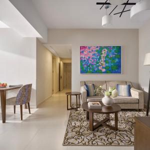 Deluxe One-Bedroom Apartment (2 Adults)