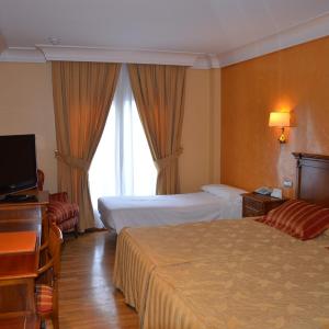 Double Room with Extra Bed (2 Adults + 1 Child)