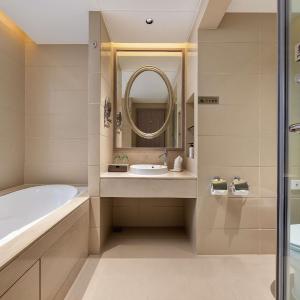 Premium Deluxe King Room