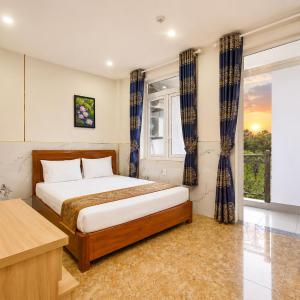 Superior Double with Balcony & City View