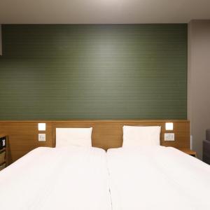 Hollywood Twin Room with Private Bathroom without Cleaning Service - Non-Smoking