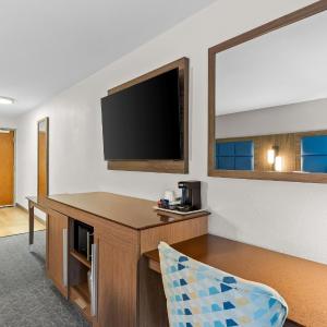 Room with Two Queen Beds - Non-Smoking