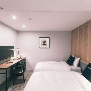 Classic Twin Room (Ventilation Window)
