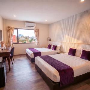 Premium Suite with View for 4