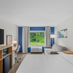King Room with Sofa Bed - Non-Smoking