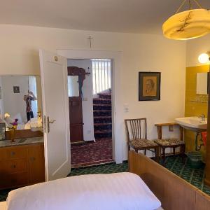 Quadruple Room with Shared Bathroom