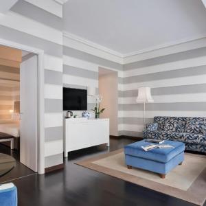 Signature Suite