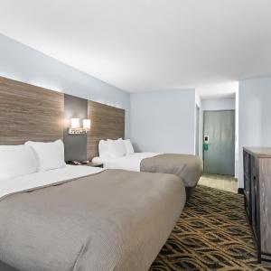 Quadruple Room with Two Queen Beds and River View - Non Smoking/Interior Hall