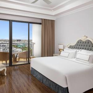 The Level Premium Room - Complimentary Executive Lounge Access