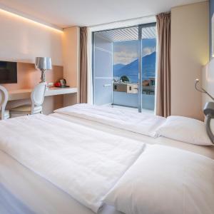Comfort Double Room with Lake View and Balcony