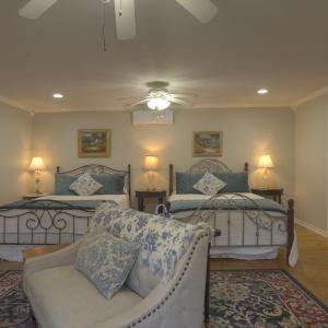 Double or Twin Room with Private Bathroom