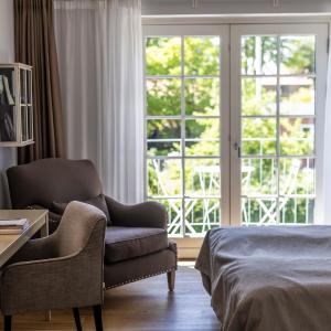 Courtyard Double Room with Shower and Balcony or Terrace