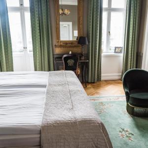 Superior Double Room with Balcony