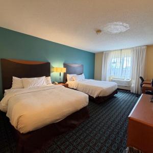 Queen Room with Two Queen Beds - Non-Smoking