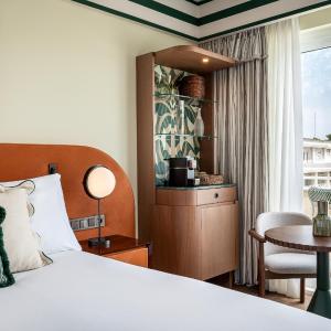 Essential King Room