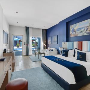 Suite Pool View